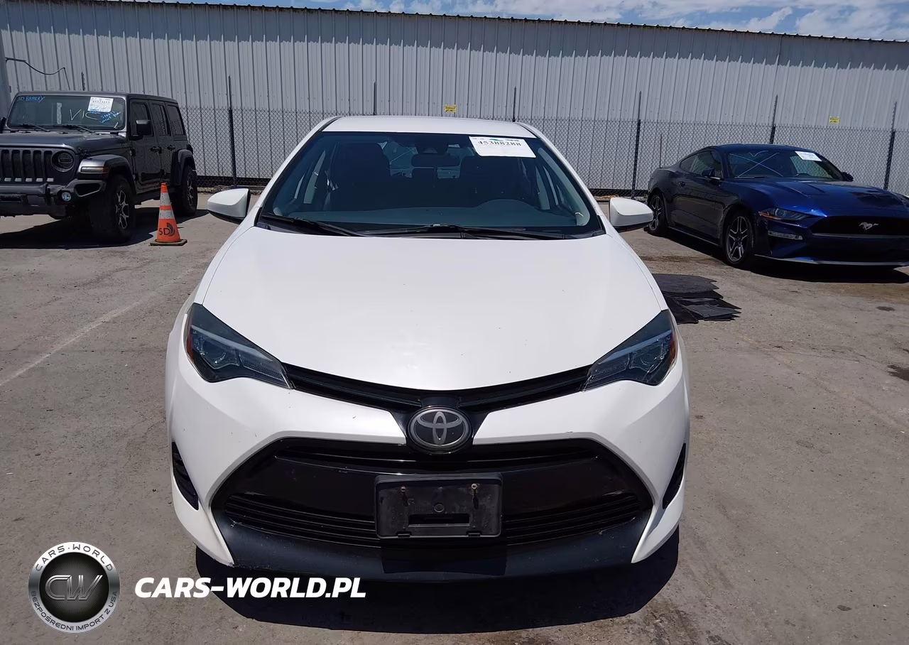 2018 Toyota Corolla Le VIN:5YFBURHE0JP800662 - 12