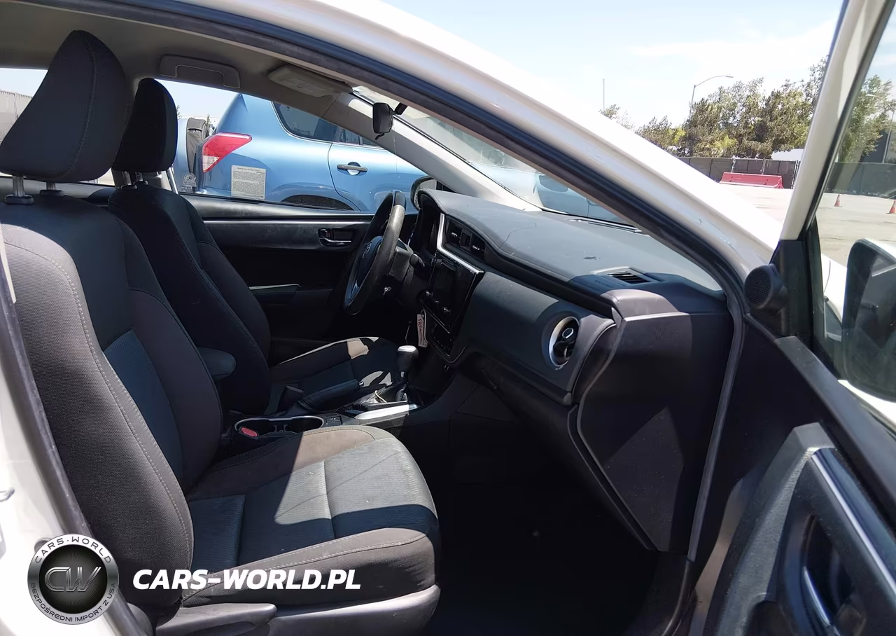 2018 Toyota Corolla Le VIN:5YFBURHE0JP800662 - 5