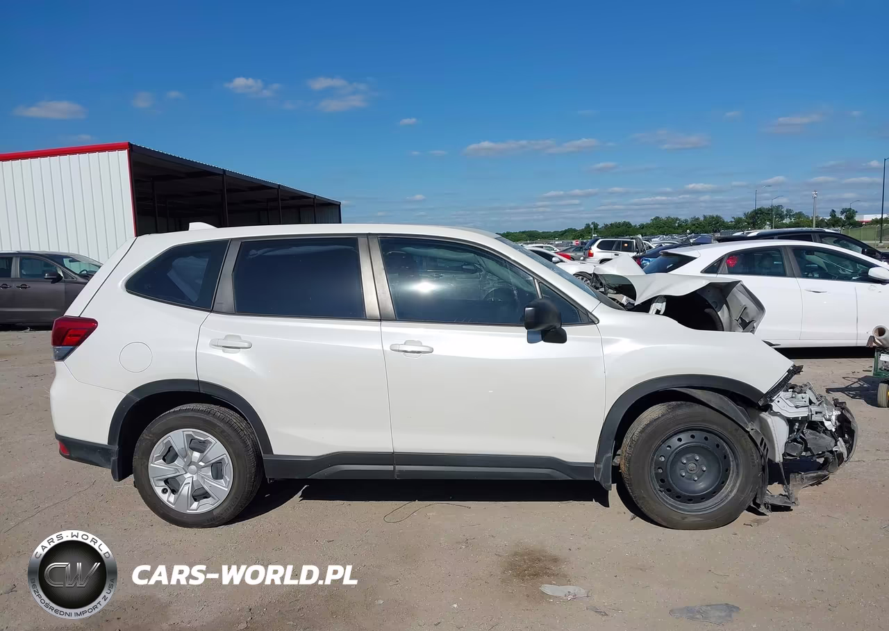 2023 Subaru Forester VIN:JF2SKAAC1PH413589 - 12
