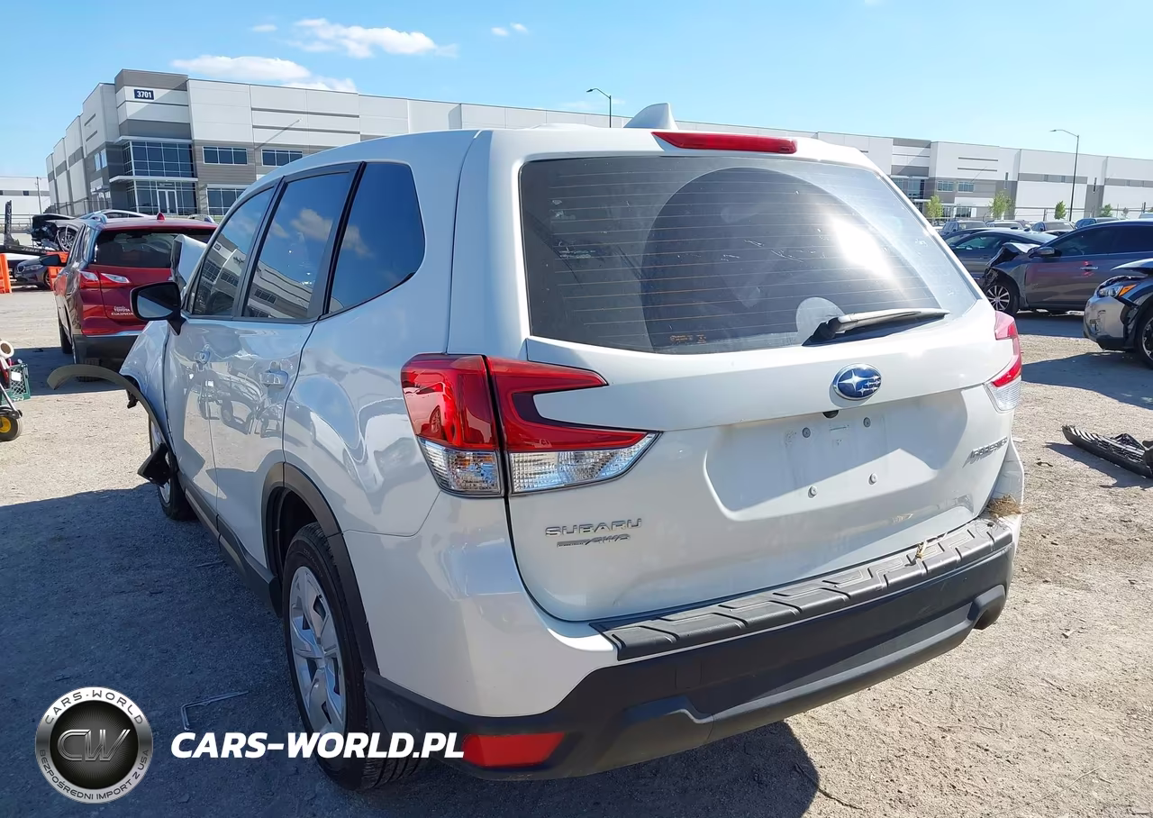 2023 Subaru Forester VIN:JF2SKAAC1PH413589 - 3