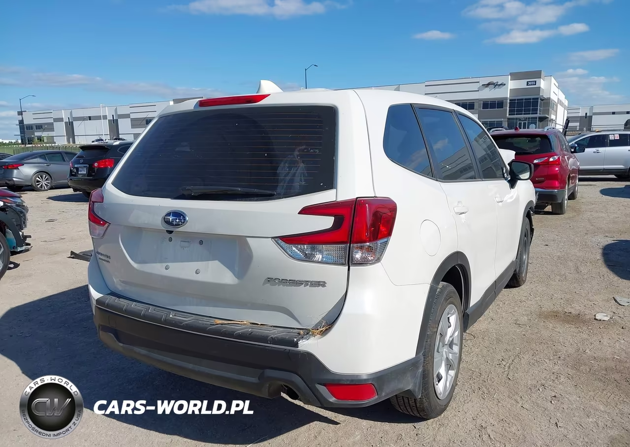 2023 Subaru Forester VIN:JF2SKAAC1PH413589 - 4
