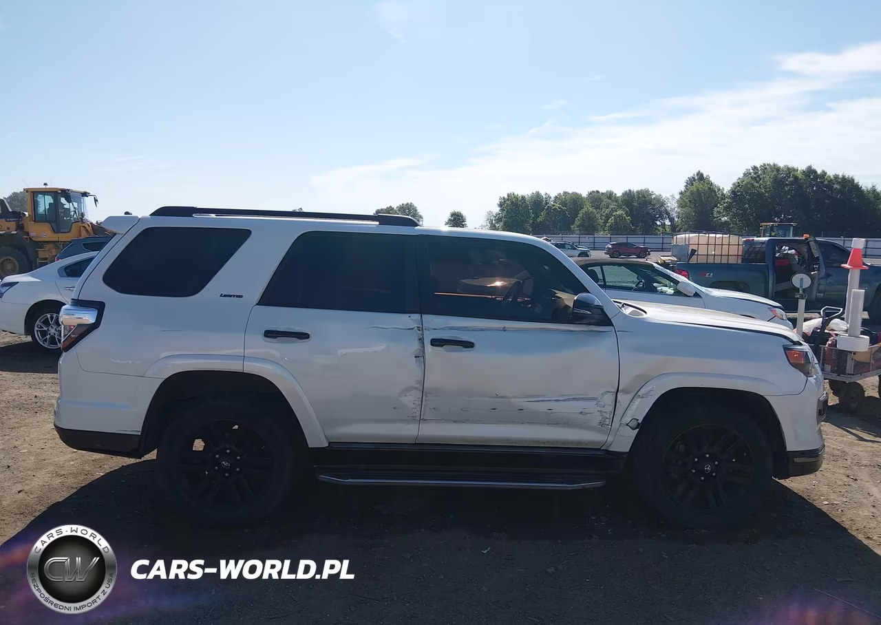 2021 Toyota 4Runner Nightshade Special Edition VIN:JTEJU5JR8M5954468 - 13