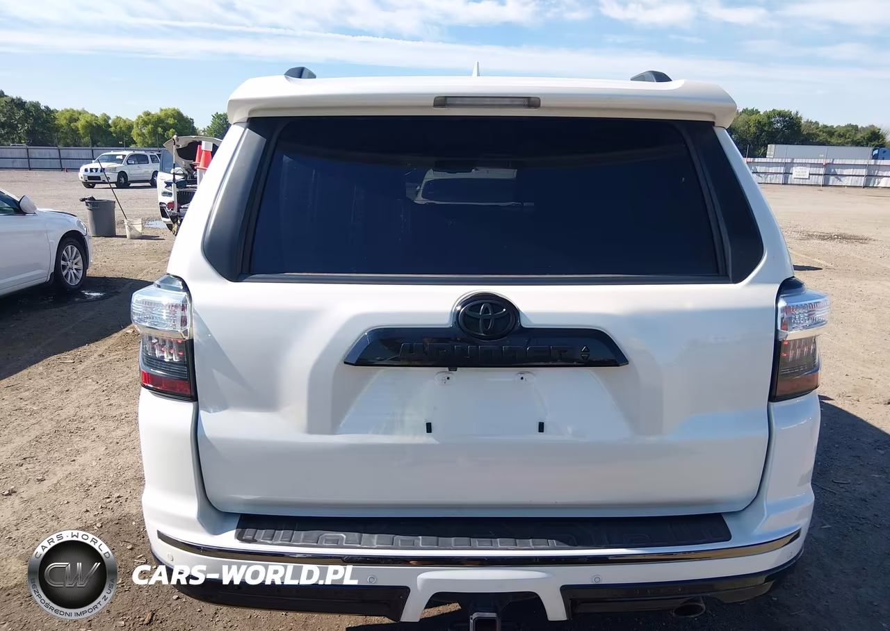 2021 Toyota 4Runner Nightshade Special Edition VIN:JTEJU5JR8M5954468 - 16