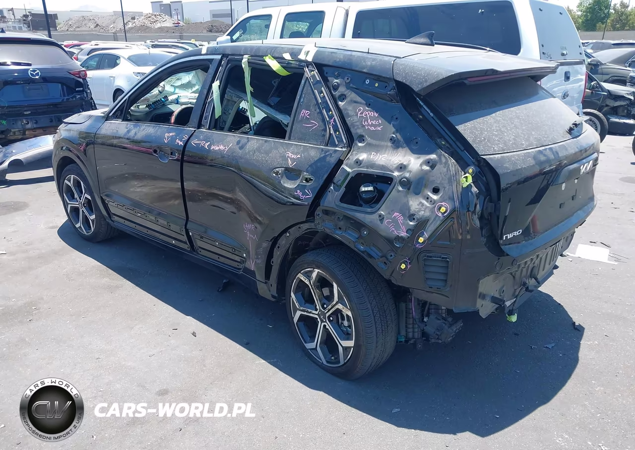 2025 Kia Niro Ex Touring VIN:KNDCR3LE7S5239966 - 3