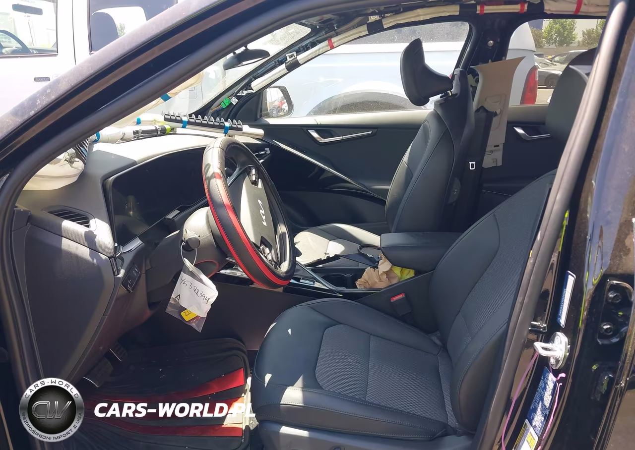 2025 Kia Niro Ex Touring VIN:KNDCR3LE7S5239966 - 5