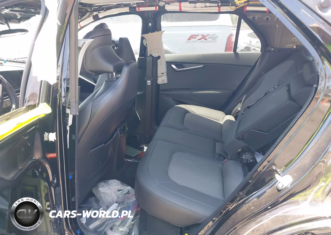 2025 Kia Niro Ex Touring VIN:KNDCR3LE7S5239966 - 8