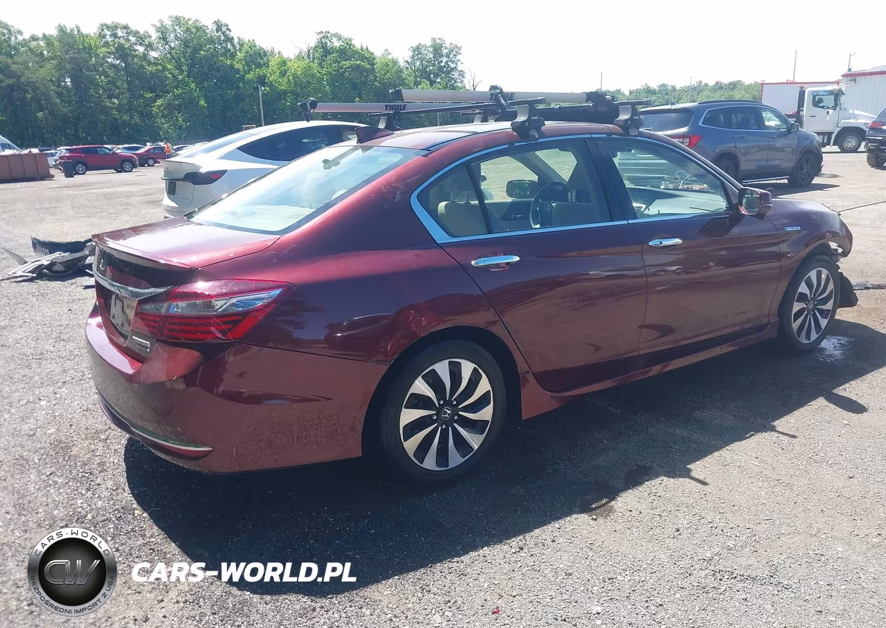 2017 Honda Accord Hybrid Touring VIN:JHMCR6F73HC020634 - 4