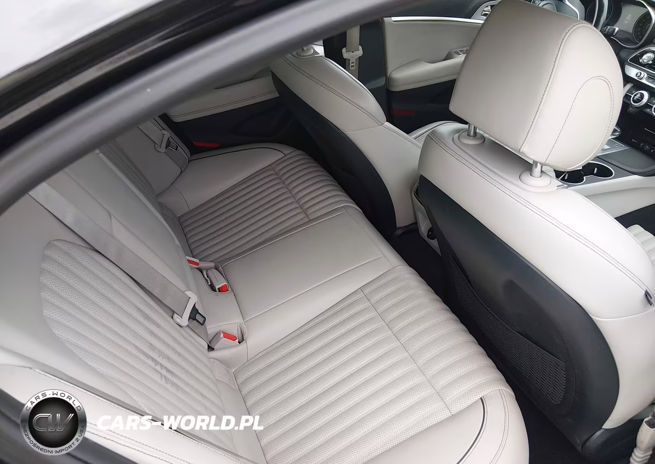 2021 Genesis G70 3.3T Rwd VIN:KMTG74LEXMU070985 - 8