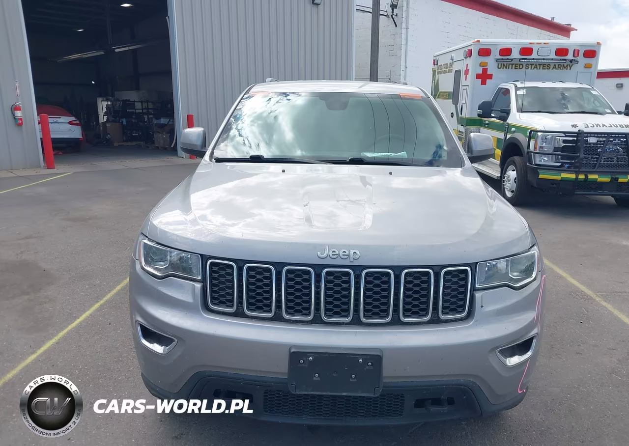 2018 Jeep Grand Cherokee Laredo E 4X4 VIN:1C4RJFAG5JC452609 - 15