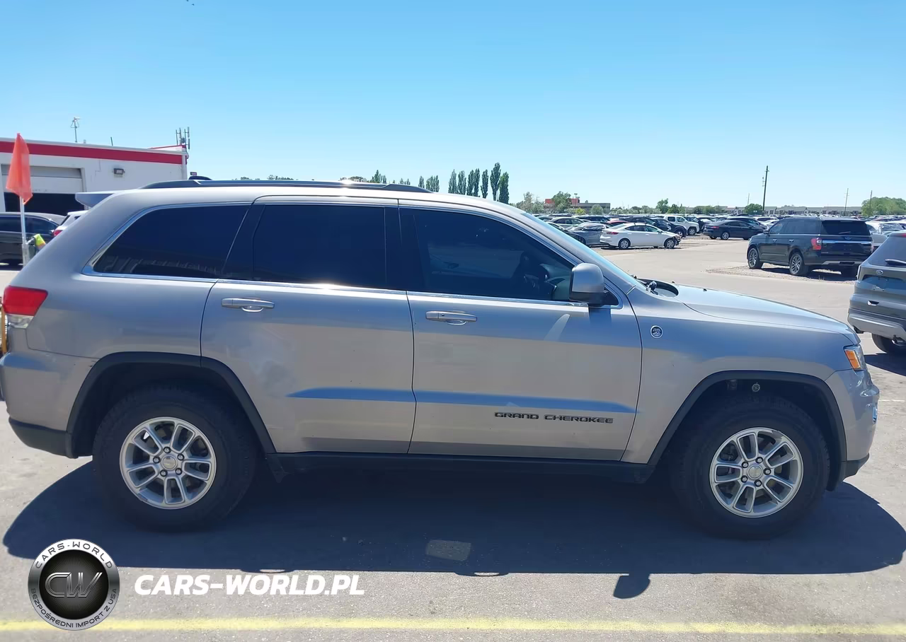 2018 Jeep Grand Cherokee Laredo E 4X4 VIN:1C4RJFAG5JC452609 - 16