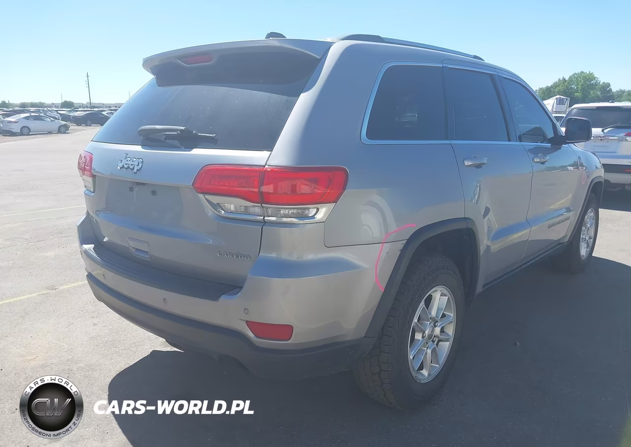 2018 Jeep Grand Cherokee Laredo E 4X4 VIN:1C4RJFAG5JC452609 - 4