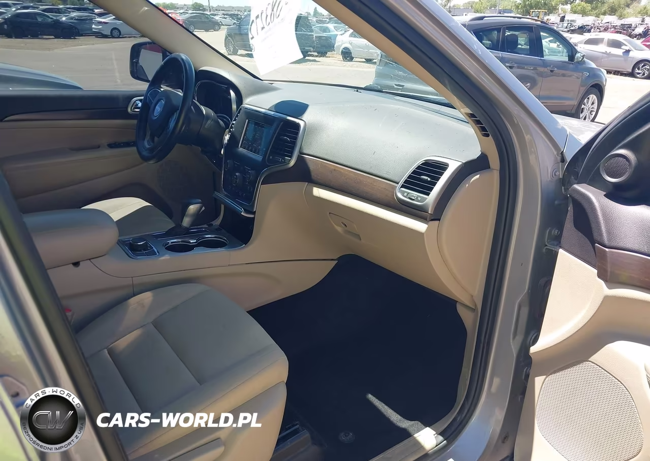 2018 Jeep Grand Cherokee Laredo E 4X4 VIN:1C4RJFAG5JC452609 - 5