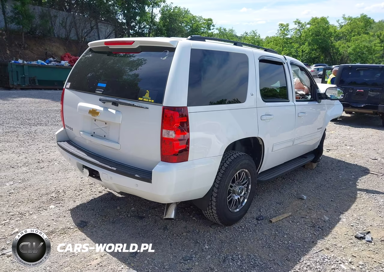 2013 Chevrolet Tahoe Lt VIN:1GNSKBE05DR297606 - 4