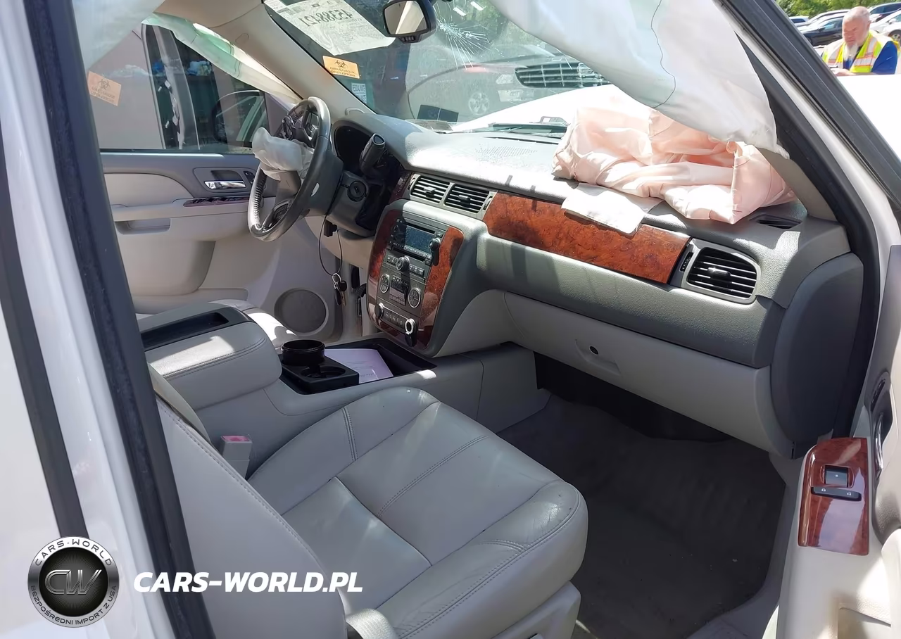 2013 Chevrolet Tahoe Lt VIN:1GNSKBE05DR297606 - 5