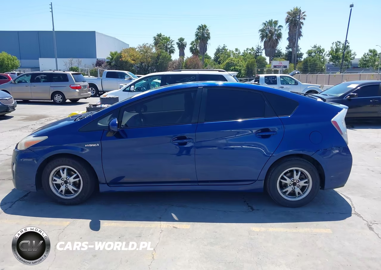 2011 Toyota Prius Three VIN:JTDKN3DU4B0315394 - 14