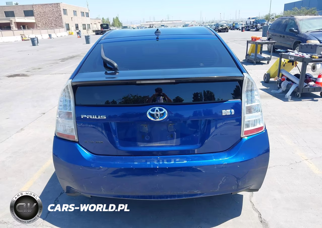 2011 Toyota Prius Three VIN:JTDKN3DU4B0315394 - 16