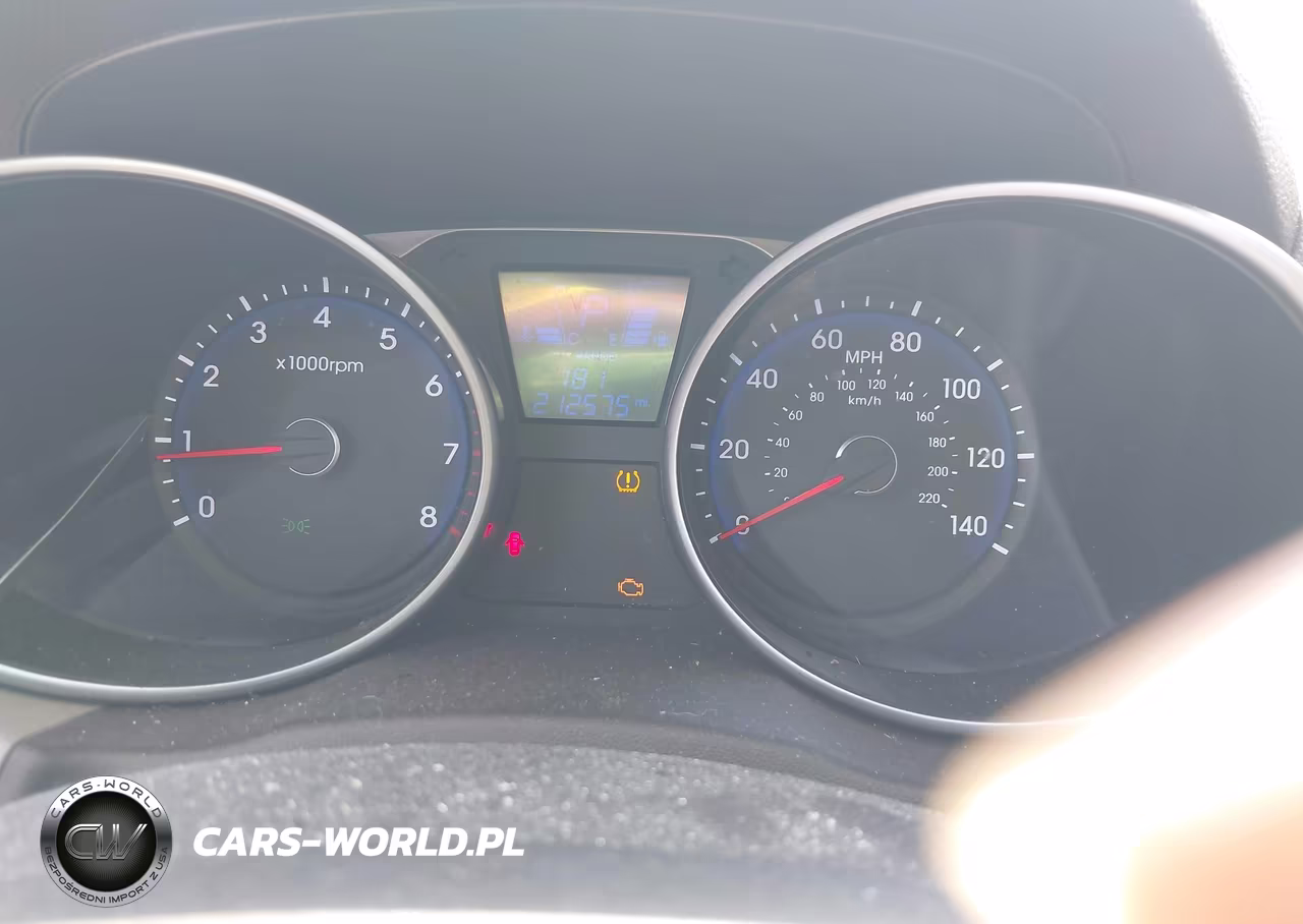 2011 Hyundai Tucson Limited VIN:KM8JUCAC3BU290468 - 7