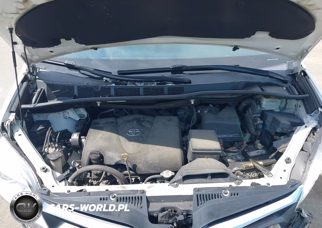 2018 Toyota Sienna Le 7 Passenger VIN:5TDJZ3DC0JS204862 - 10
