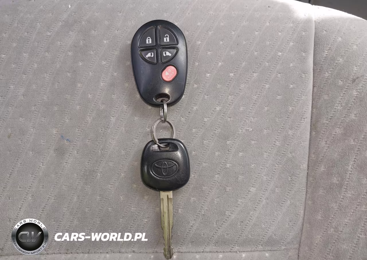 2018 Toyota Sienna Le 7 Passenger VIN:5TDJZ3DC0JS204862 - 11