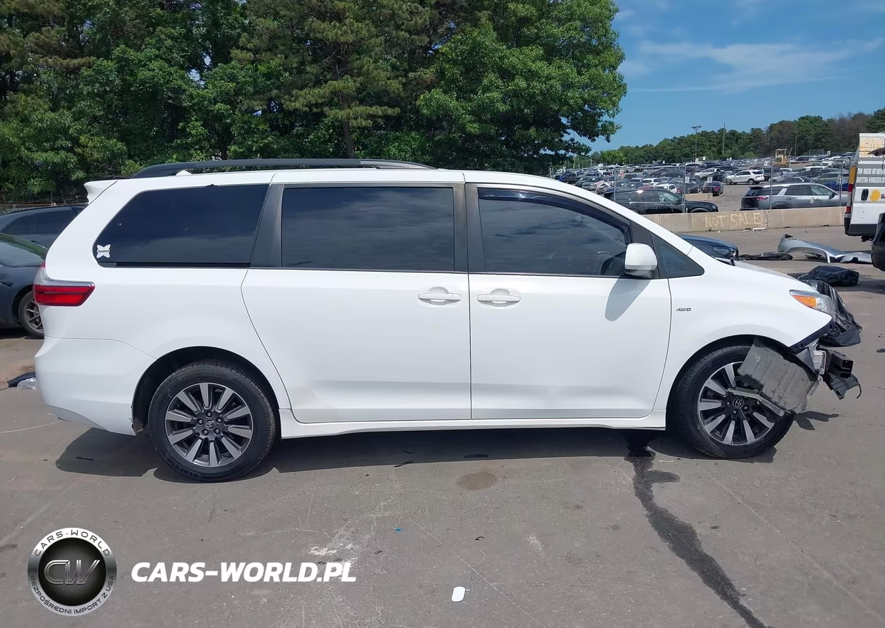 2018 Toyota Sienna Le 7 Passenger VIN:5TDJZ3DC0JS204862 - 14