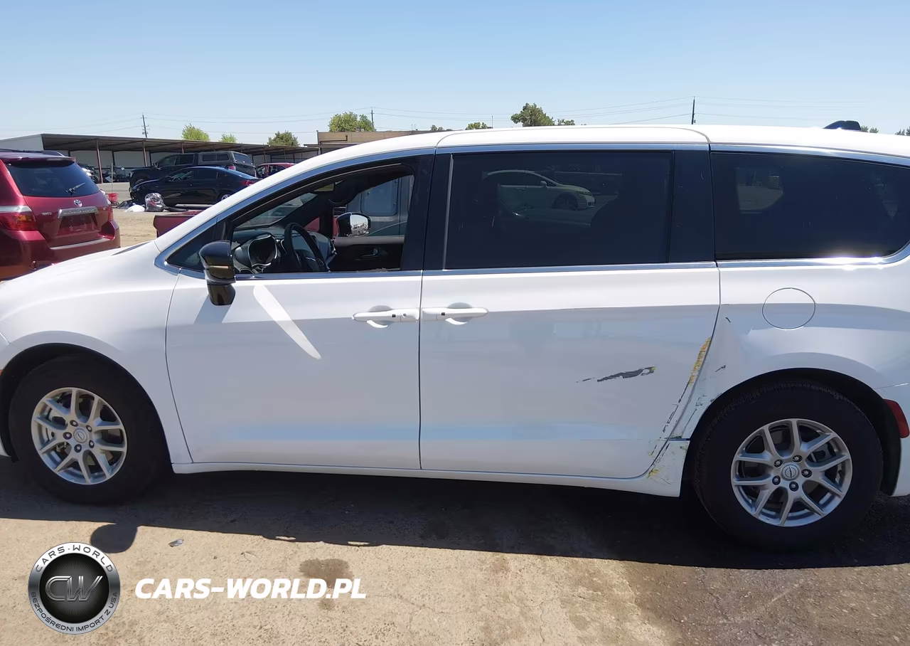 2025 Chrysler Pacifica Select VIN:2C4RC1BG0SR579398 - 14
