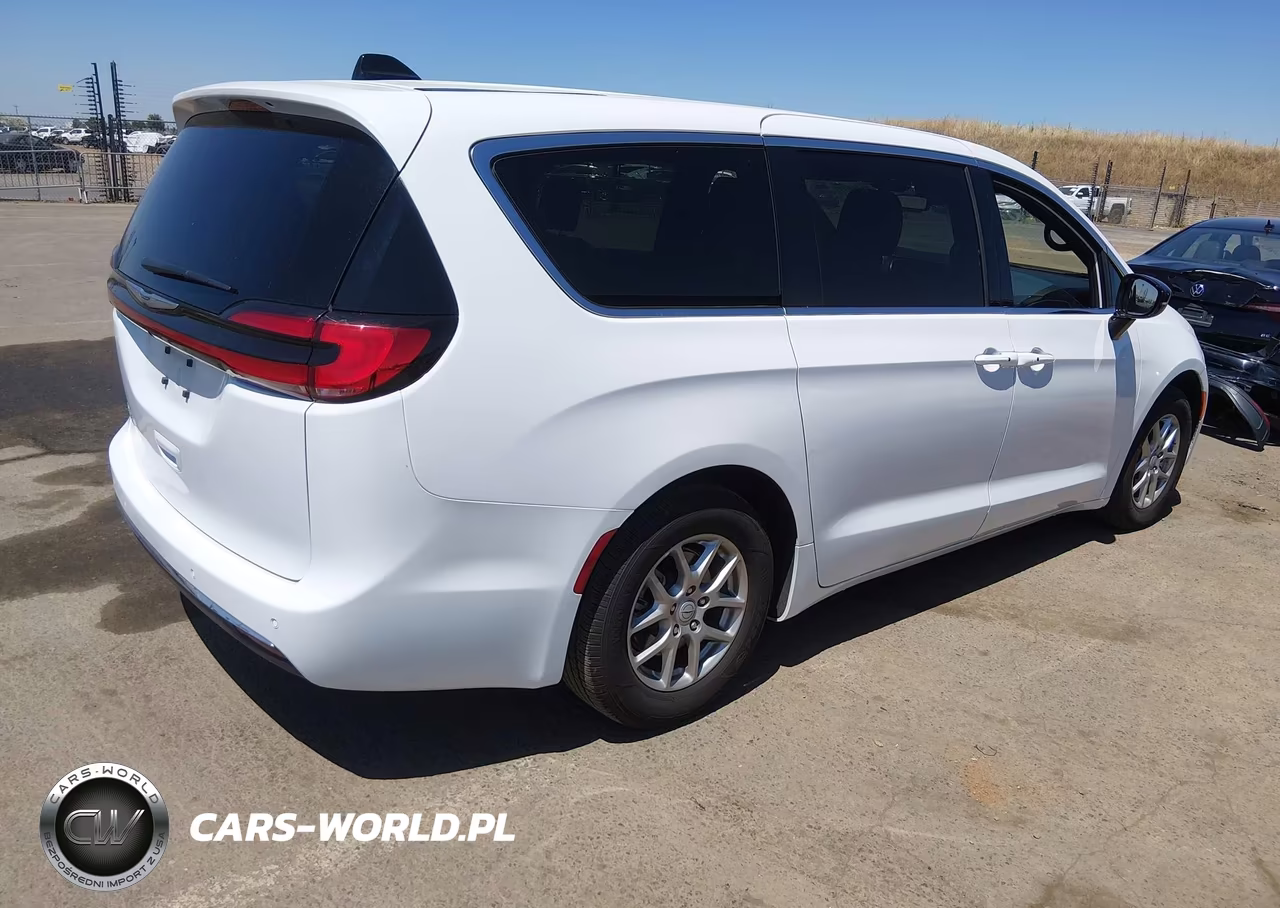 2025 Chrysler Pacifica Select VIN:2C4RC1BG0SR579398 - 4
