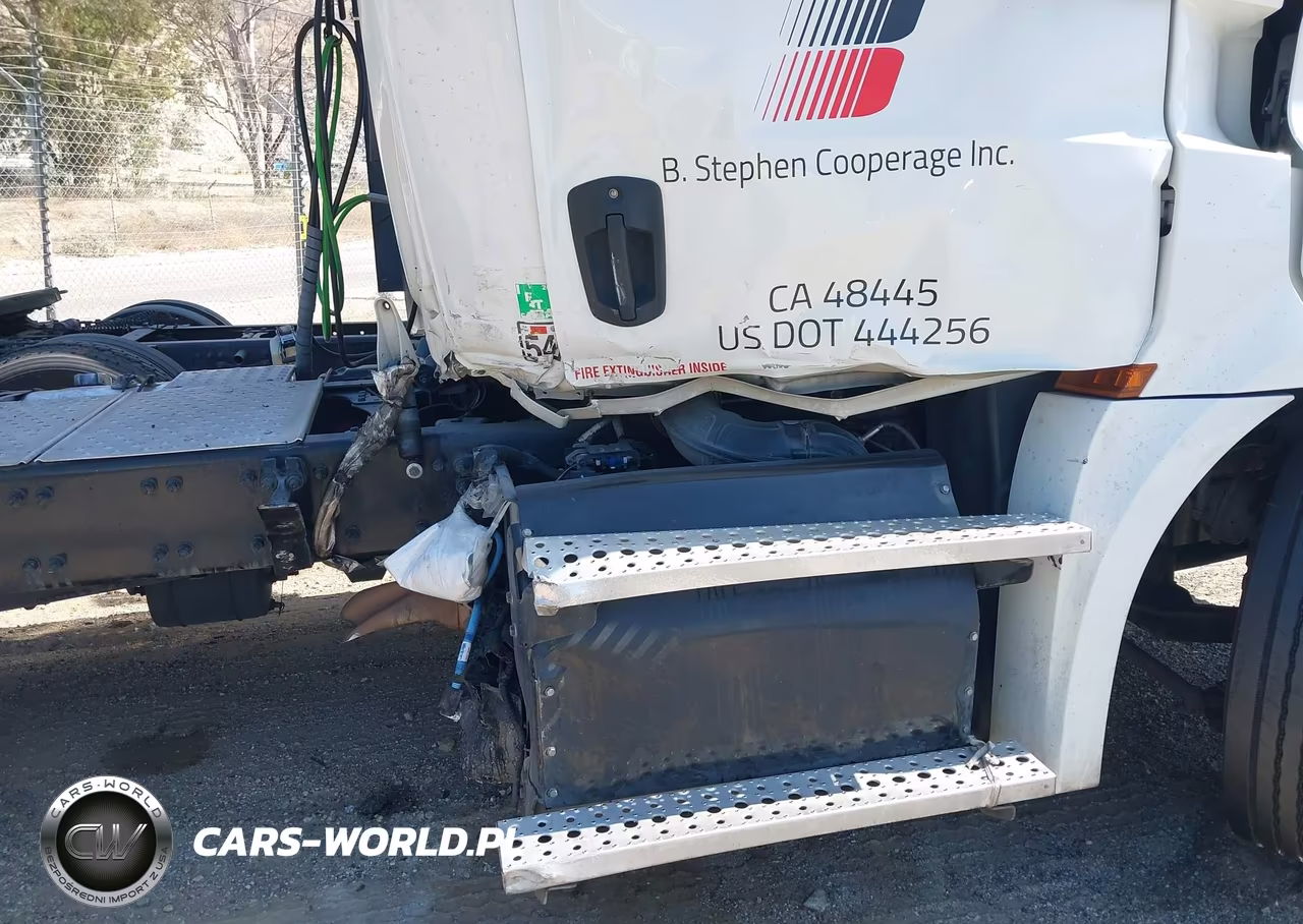 2019 Freightliner New Cascadia 126 VIN:3AKJHLDR7KSKF8128 - 11