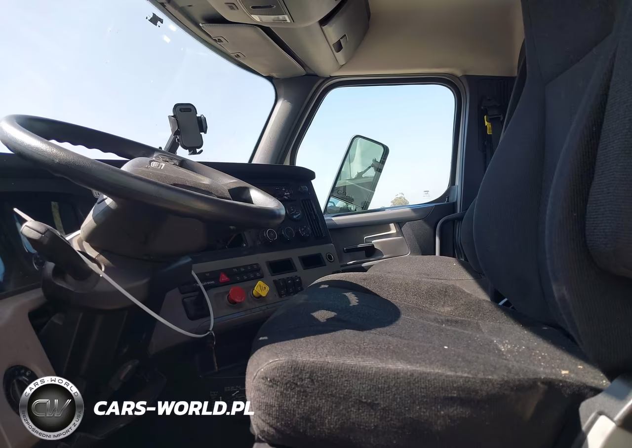 2019 Freightliner New Cascadia 126 VIN:3AKJHLDR7KSKF8128 - 7