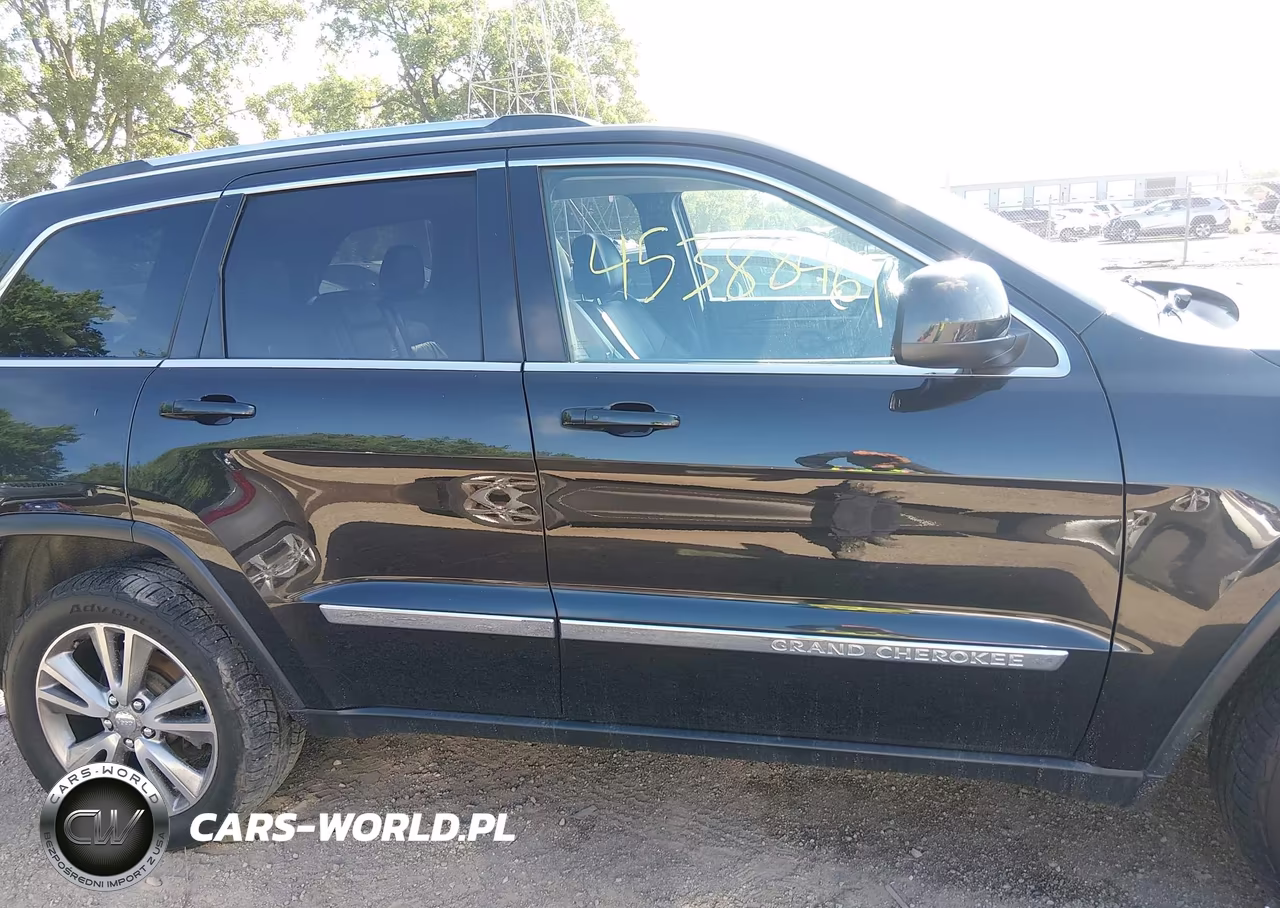 2013 Jeep Grand Cherokee Laredo VIN:1C4RJFAG4DC542211 - 13