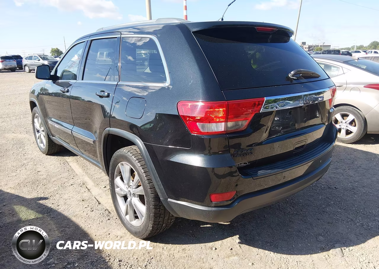 2013 Jeep Grand Cherokee Laredo VIN:1C4RJFAG4DC542211 - 3