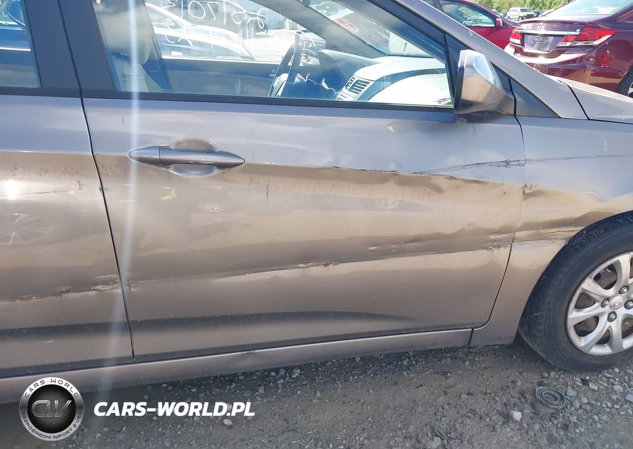 2013 Hyundai Accent Gls VIN:KMHCT4AE0DU496708 - 12