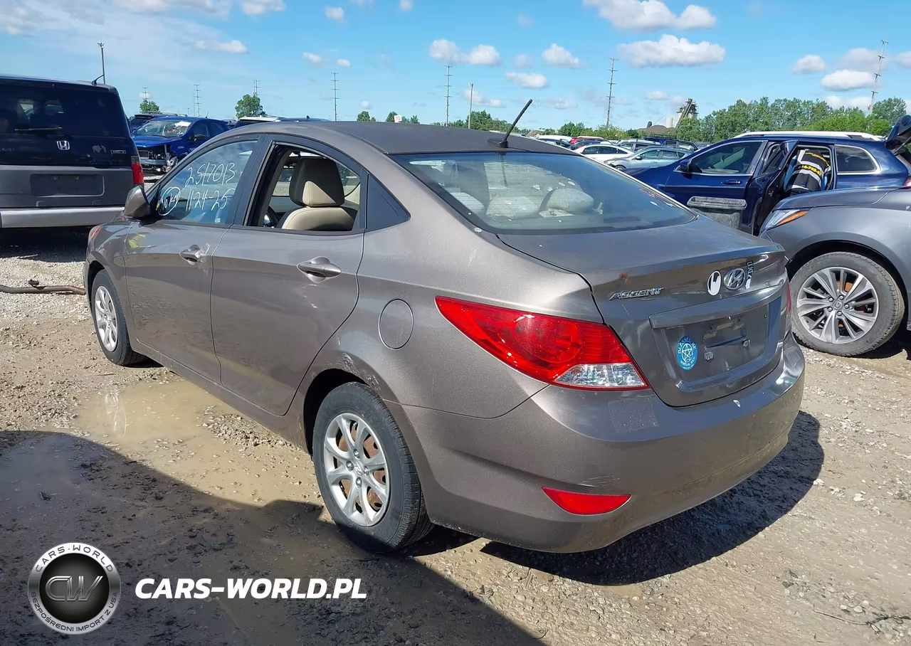 2013 Hyundai Accent Gls VIN:KMHCT4AE0DU496708 - 3