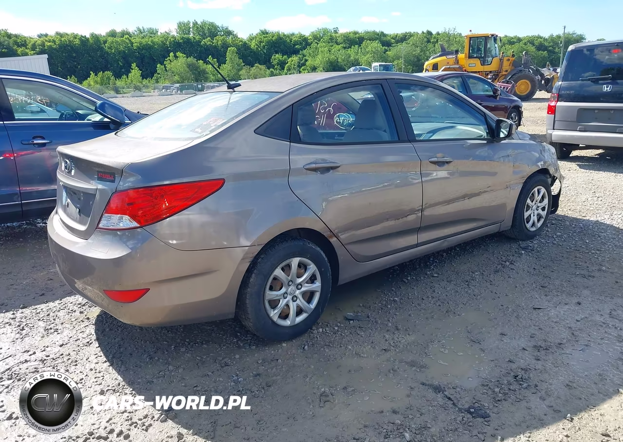 2013 Hyundai Accent Gls VIN:KMHCT4AE0DU496708 - 4