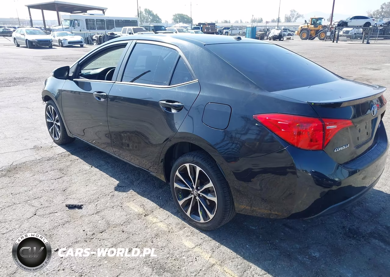 2017 Toyota Corolla Se VIN:5YFBURHE3HP675960 - 3