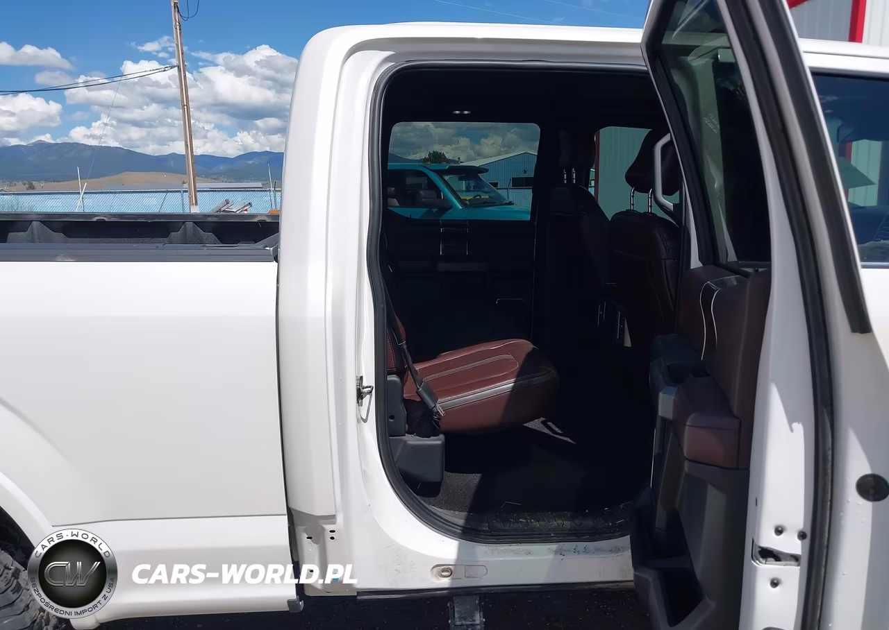 2017 Ford F-150 Platinum VIN:1FTFW1EG0HFC25595 - 8