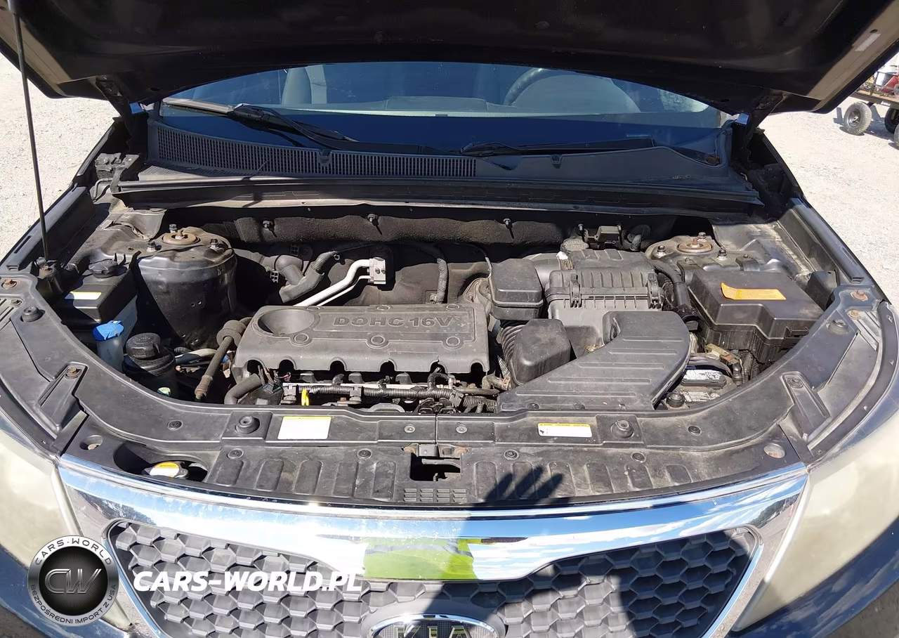 2011 Kia Sorento Lx VIN:5XYKTDA16BG063776 - 10