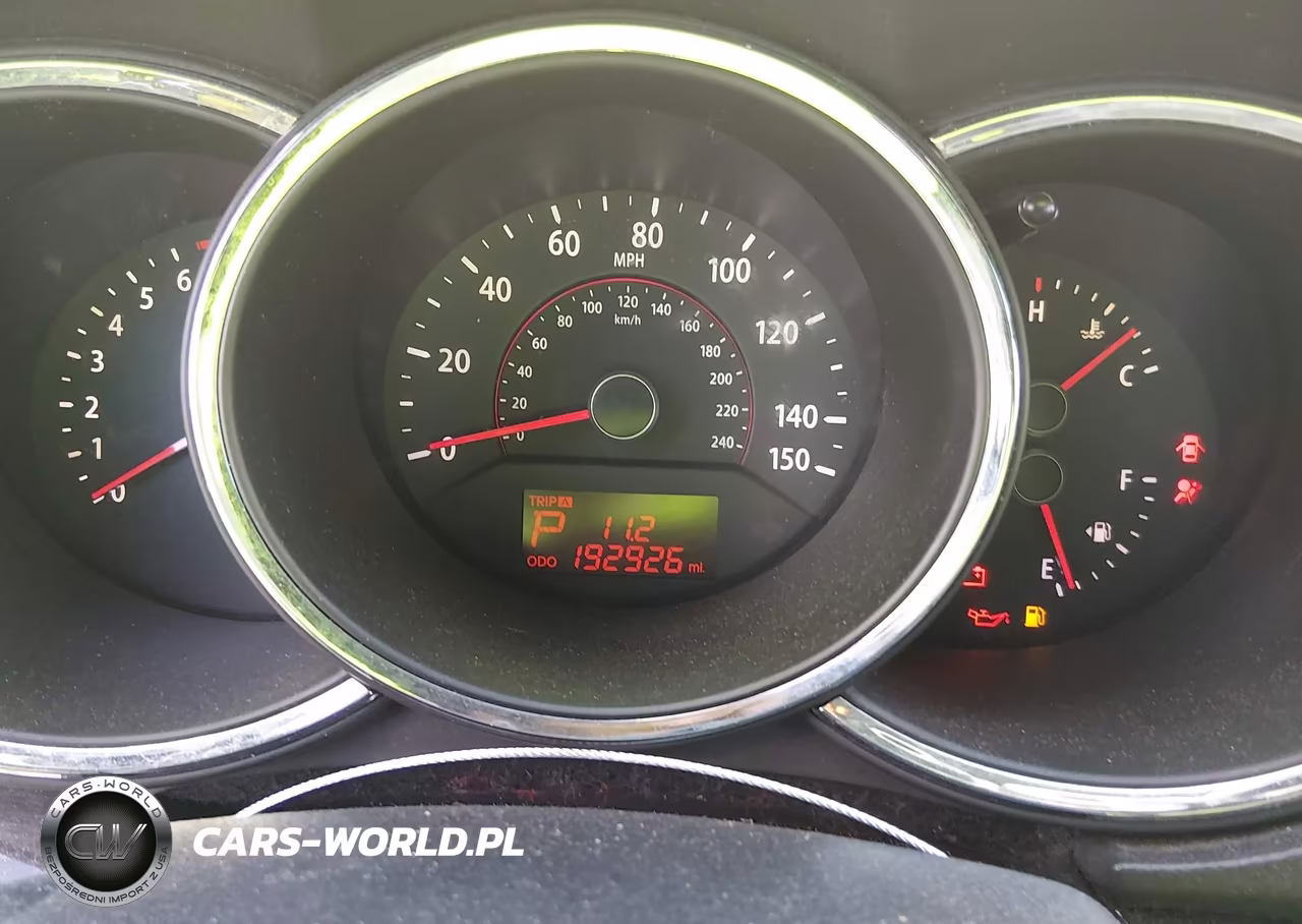 2011 Kia Sorento Lx VIN:5XYKTDA16BG063776 - 14