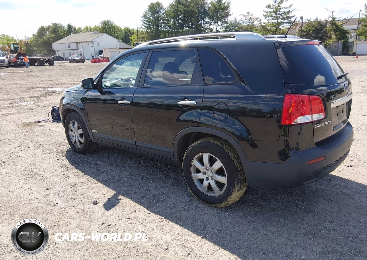 2011 Kia Sorento Lx VIN:5XYKTDA16BG063776 - 3