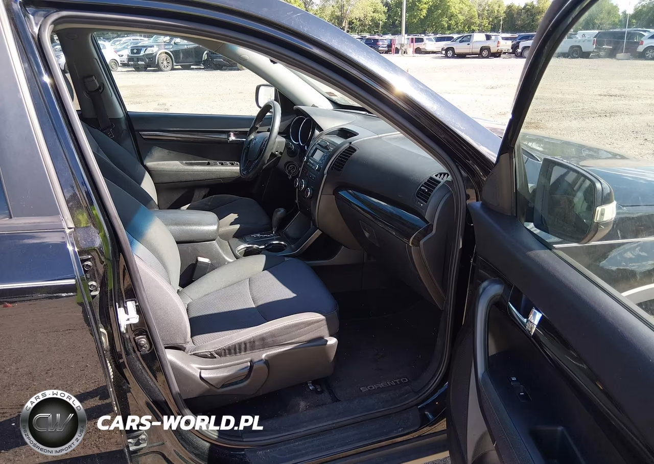 2011 Kia Sorento Lx VIN:5XYKTDA16BG063776 - 5