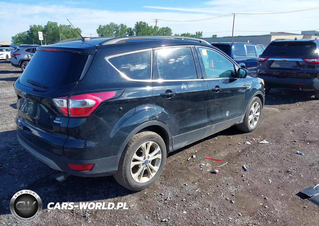 2017 Ford Escape Se VIN:1FMCU9GD8HUC85450 - 4