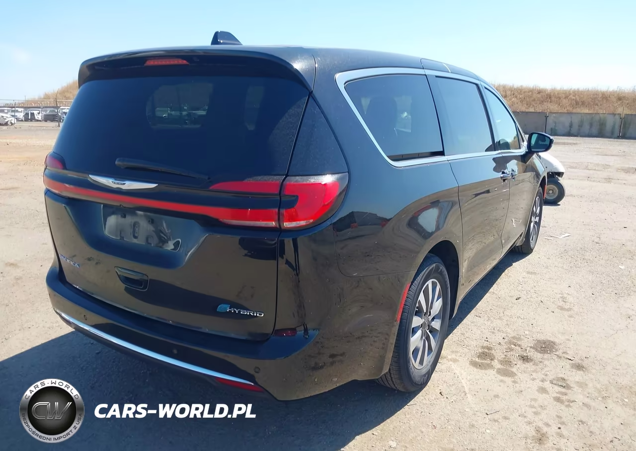 2024 Chrysler Pacifica Hybrid Select VIN:2C4RC1S72RR137796 - 4