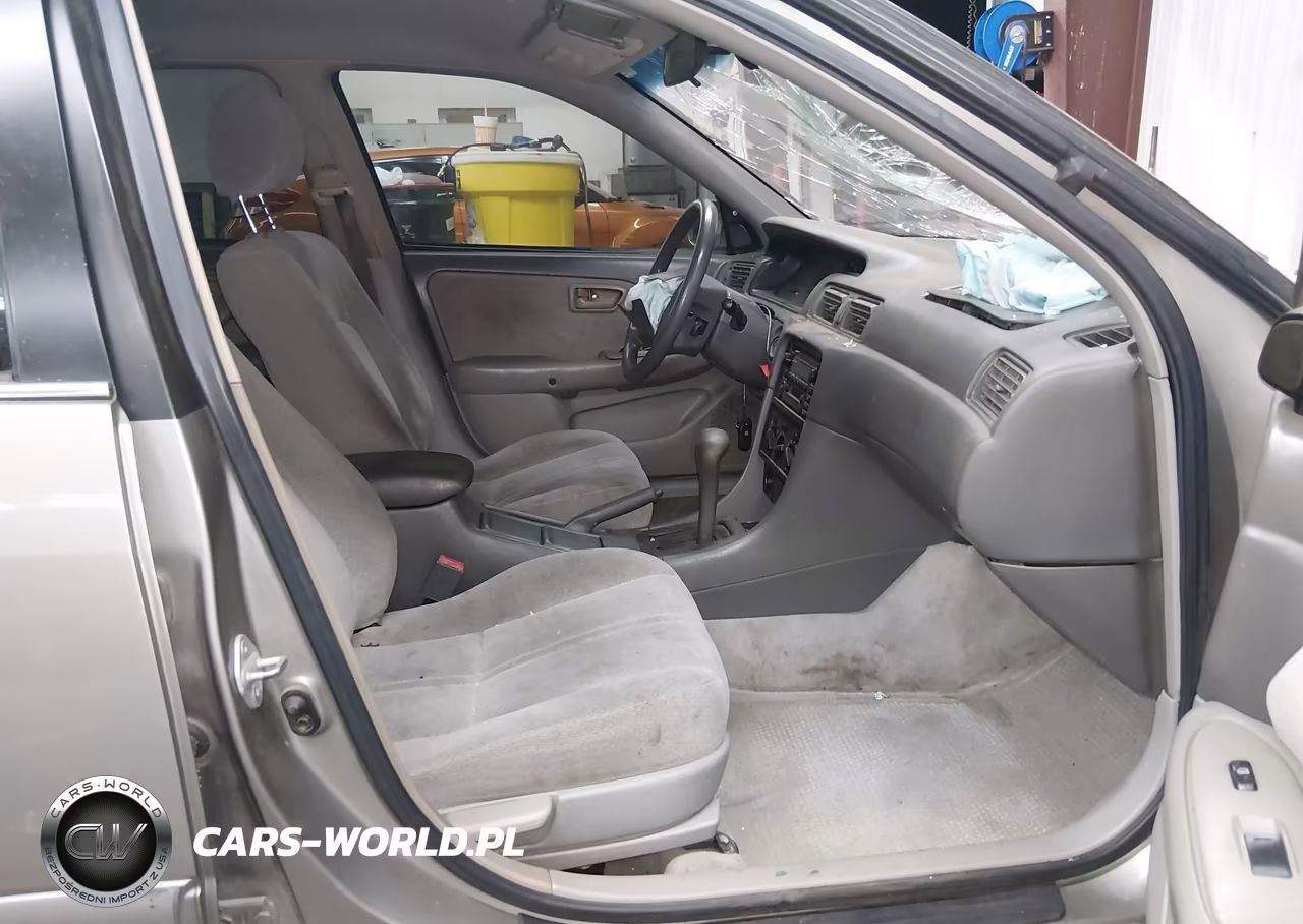 2001 Toyota Camry Le VIN:4T1BG22K11U065282 - 5