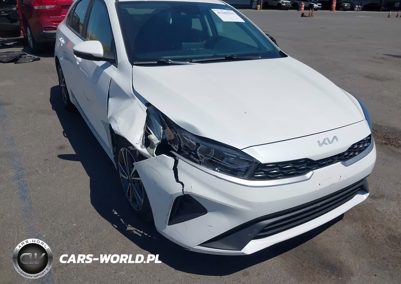 2024 Kia Forte Lxs – zdjęcie 1 z 16