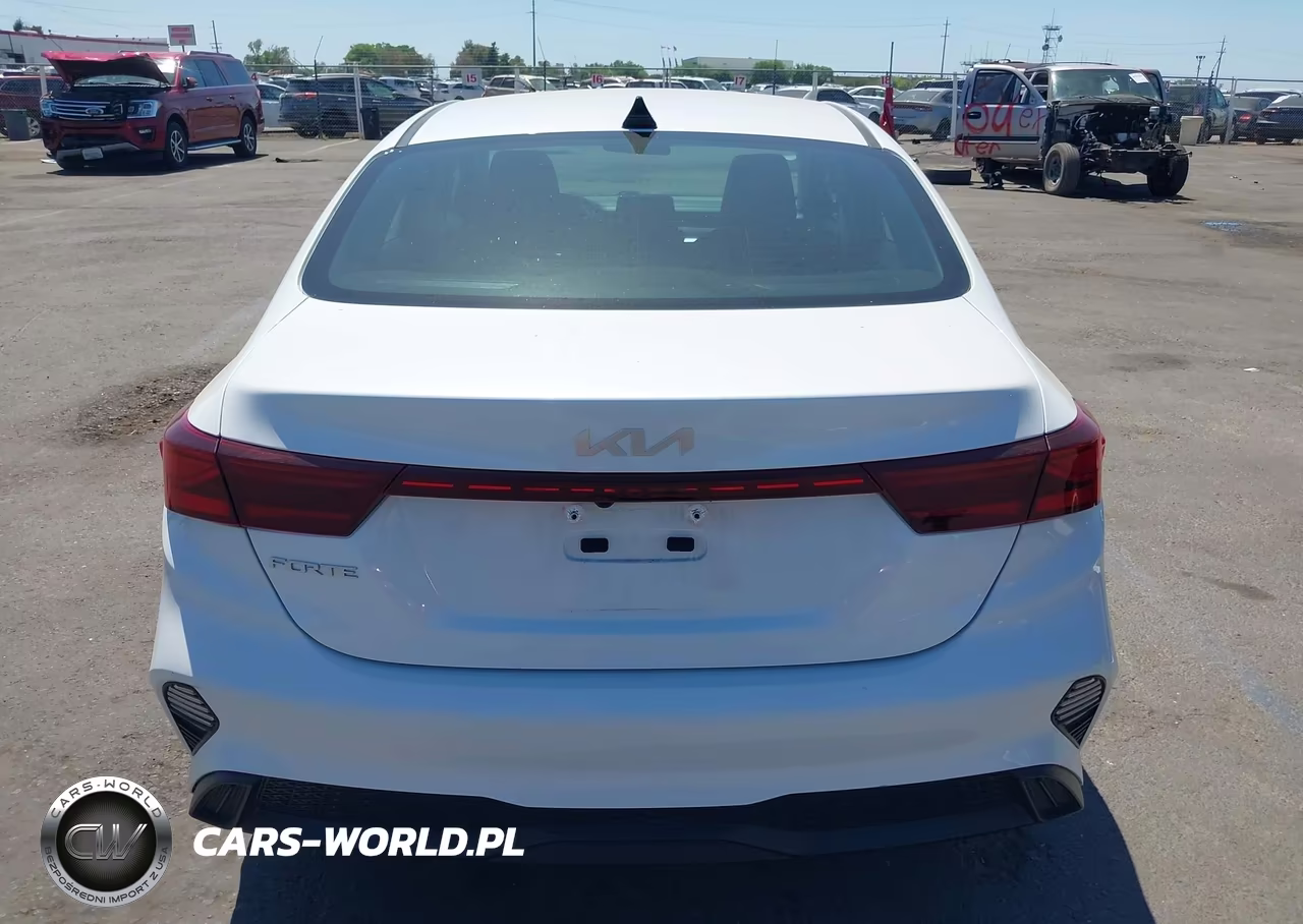 2024 Kia Forte Lxs VIN:3KPF24AD2RE702032 - 16