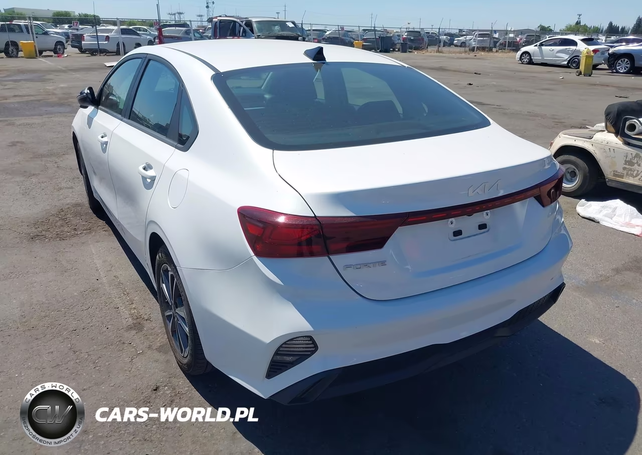 2024 Kia Forte Lxs VIN:3KPF24AD2RE702032 - 3