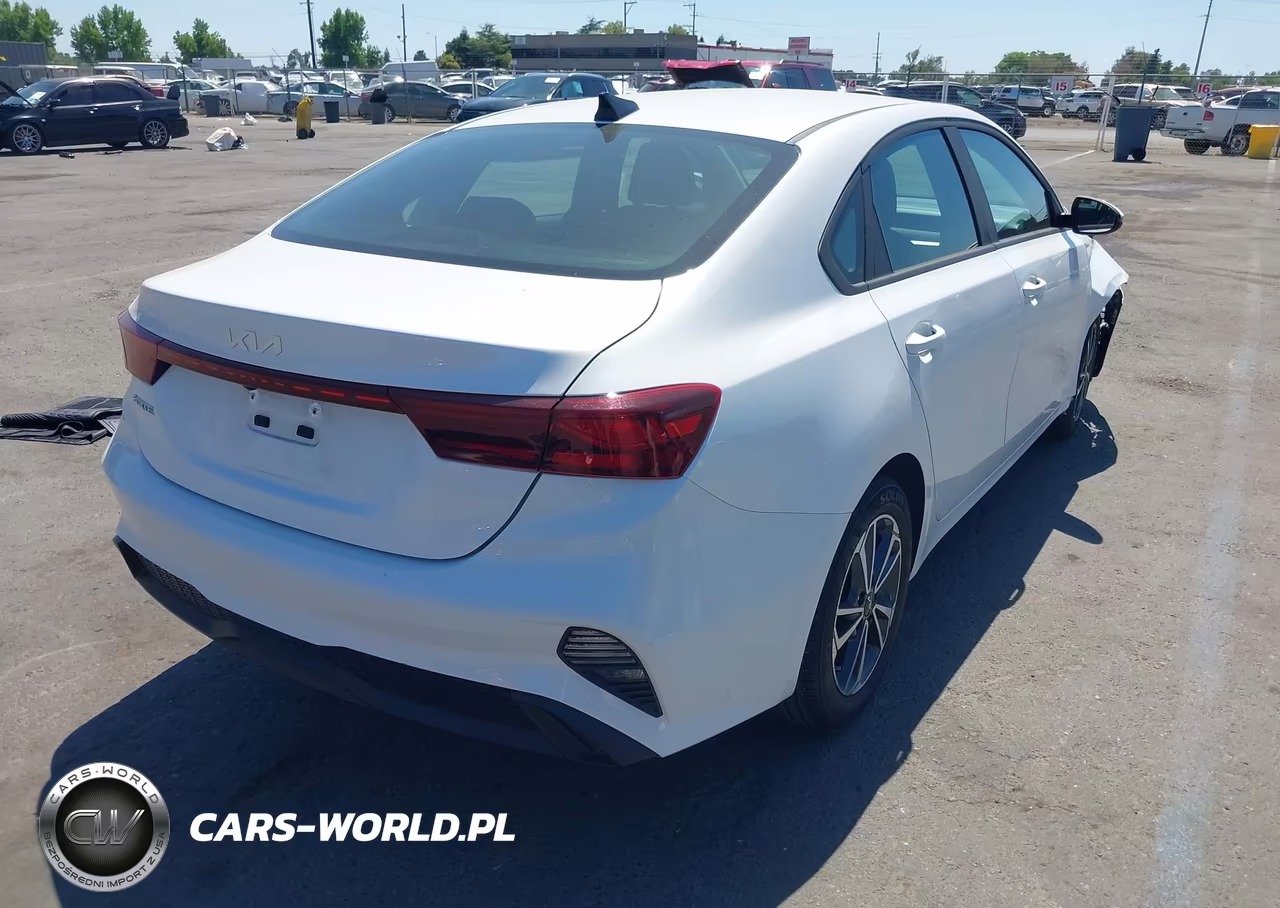 2024 Kia Forte Lxs VIN:3KPF24AD2RE702032 - 4