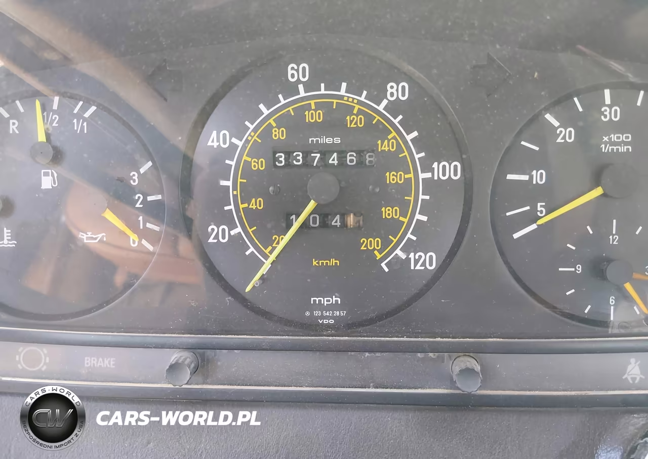 1984 Mercedes-Benz 300 Dt VIN:WDBAB33A4EA161858 - 7