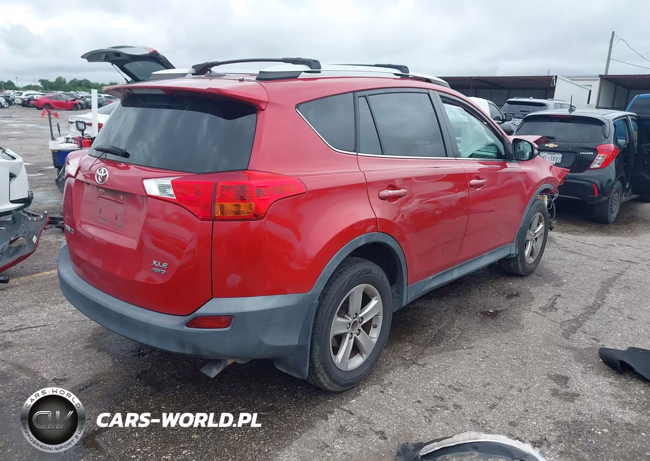 2015 Toyota Rav4 Xle VIN:2T3RFREV3FW376579 - 4