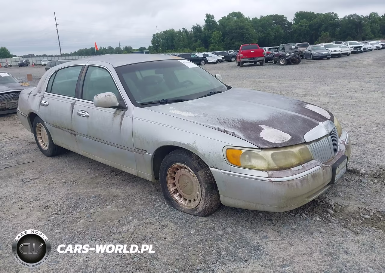 2000 Lincoln Town Car Executive