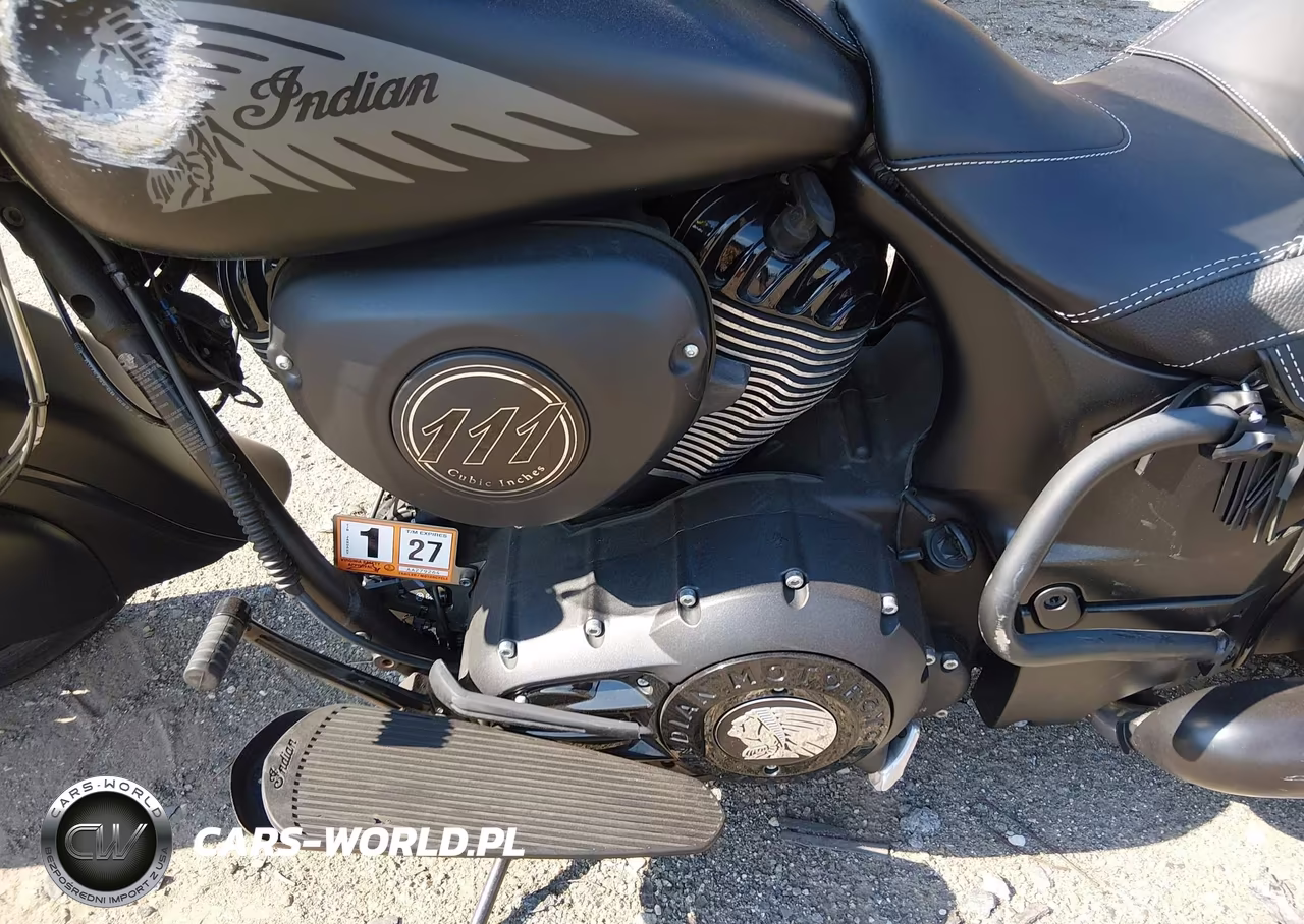 2019 Indian Motorcycle Co. Chief Dark Horse VIN:56KCCDAA9K3375464 - 9